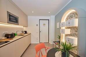 Fridge, microwave, coffee/tea maker, eco-friendly cleaning products
