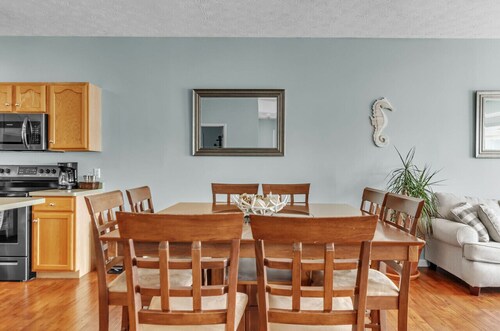 FLX Retreats Conesus Condos- APT A