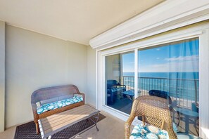 Property grounds - Beachfront condo with Gulf views, beach access, in/outdoor pools, elevator, W/D (Orange Beach)