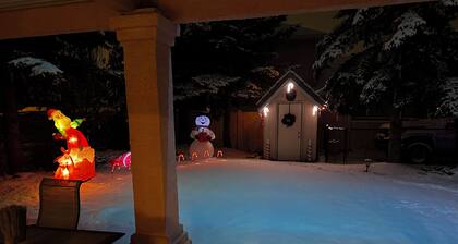 Separate sunny walk out basement suite in safe upscale neighborhood. Pets ok/fee
