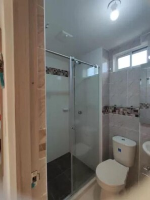 淋浴設備、提供毛巾、番梘、廁紙