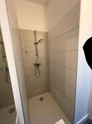 Towels, soap, toilet paper - Restez Confortable (Bordeaux)