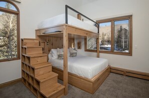 3 Schlafzimmer, Schreibtisch, Bügeleisen/Bügelbrett, WLAN