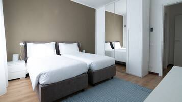 Comfort Apartment | Iron/ironing board, bed sheets