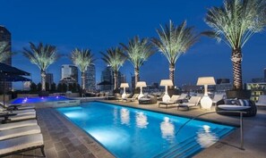 Pool - ✨Ultra Luxe Hi-Rise w/Pool, 🌇Views🤳+ Free Valet🏎
 (Houston)