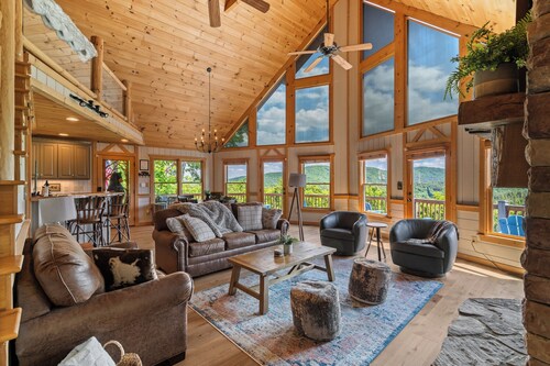 Unreal MTN Views • Secluded • Soak Dine Unwind