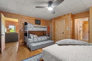 4 bedrooms, desk, iron/ironing board, free WiFi - Unreal MTN Views • Secluded • Soak Dine Unwind (Epworth)