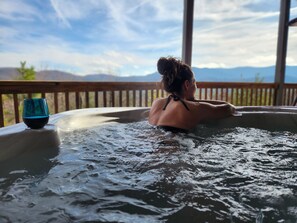 Outdoor spa tub