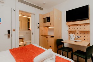 Monolocale Basic, bagno privato | Biancheria da letto di alta qualità, copriletto in piuma