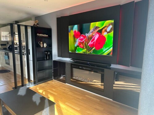 Remarkable 2-bed House in Northolt