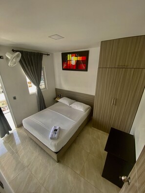 Economy Double Room | Bathroom