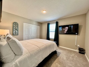 4 bedrooms, desk, iron/ironing board, travel cot - Brand new Executive home in Liberty Twp, Ohio (Liberty Township)