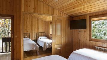 5 slaapkamers, een strijkplank/strijkijzer, wifi, beddengoed