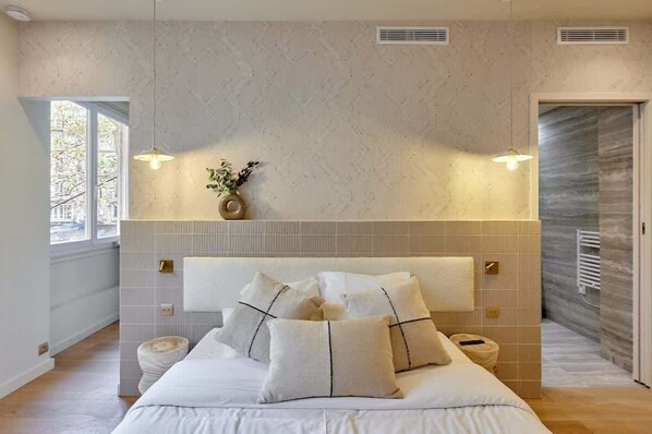 1 bedroom, iron/ironing board, free WiFi, bed sheets - Sublim Studio with AC Beaubourg-Le Marais (Paris)