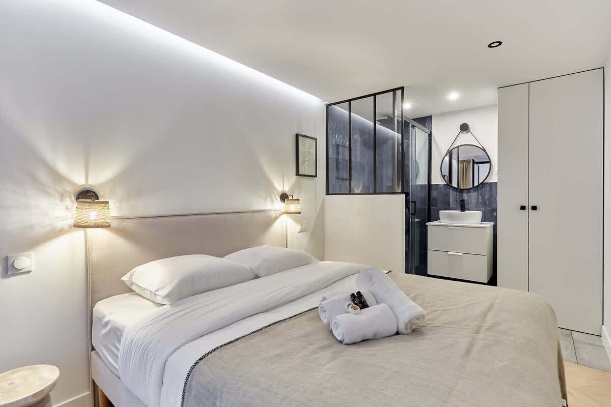 2 dormitoris, planxa i posts de planxar, wifi gratuïta i roba de llit 