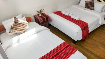 Chambre Double Standard | Couette en duvet d'oie, chambres insonorisées, fer et planche à repasser