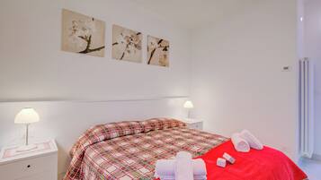 Family Apartment, Multiple Bedrooms, Mountainside (Casa dei Nonni) | 1 bedroom, free WiFi, bed sheets