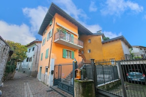 Exterior - Casa dei Nonni (Arco)