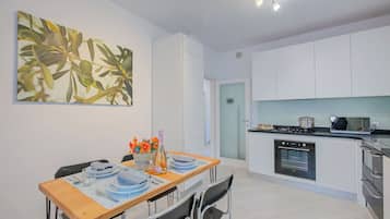 Family Apartment, Multiple Bedrooms, Mountainside (Casa dei Nonni) | Private kitchen | Fridge, microwave, oven, stovetop