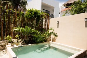 Outdoor pool - Yax Kiin Casa Boutique (Puerto Morelos)