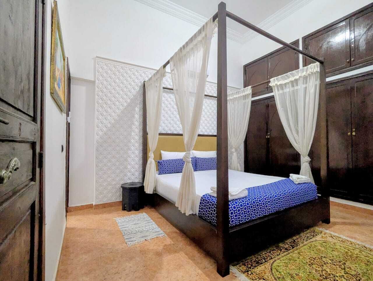أغطية فراش متميزة وأسرّة بإسفنج يتكيف مع شكل الجسم