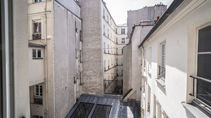 Interior - Comfortable and bright 50 m² in Paris 10th. (Paris)