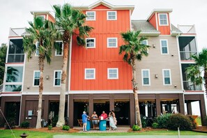 Exterior - Make Regatta Inn your Folly Beach home away from home. (Folly Beach)