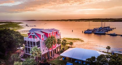 Make Regatta Inn your Folly Beach home away from home.
