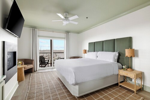 Regatta Inn | The Schooner - Relaxing B&B on Folly