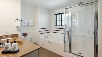 Jetted tub, towels