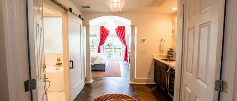 1 bedroom, iron/ironing board, internet