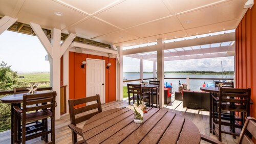 Make Regatta Inn your Folly Beach home away from home.