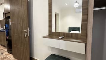 1 bedroom, iron/ironing board, free WiFi