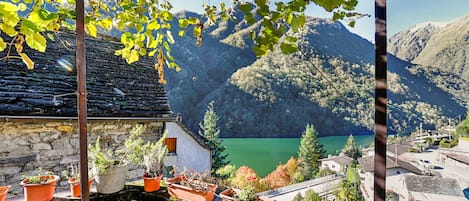 Chalet Keluarga, beberapa kamar, tepi gunung (Casa Carla 1) | Pemandangan danau