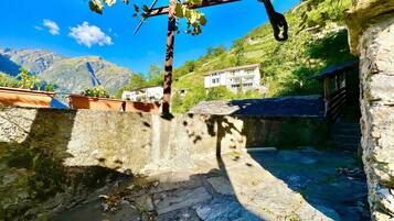 Familienchalet, Mehrere Schlafzimmer, Bergseite (Casa Carla 2) | Aussenbereich