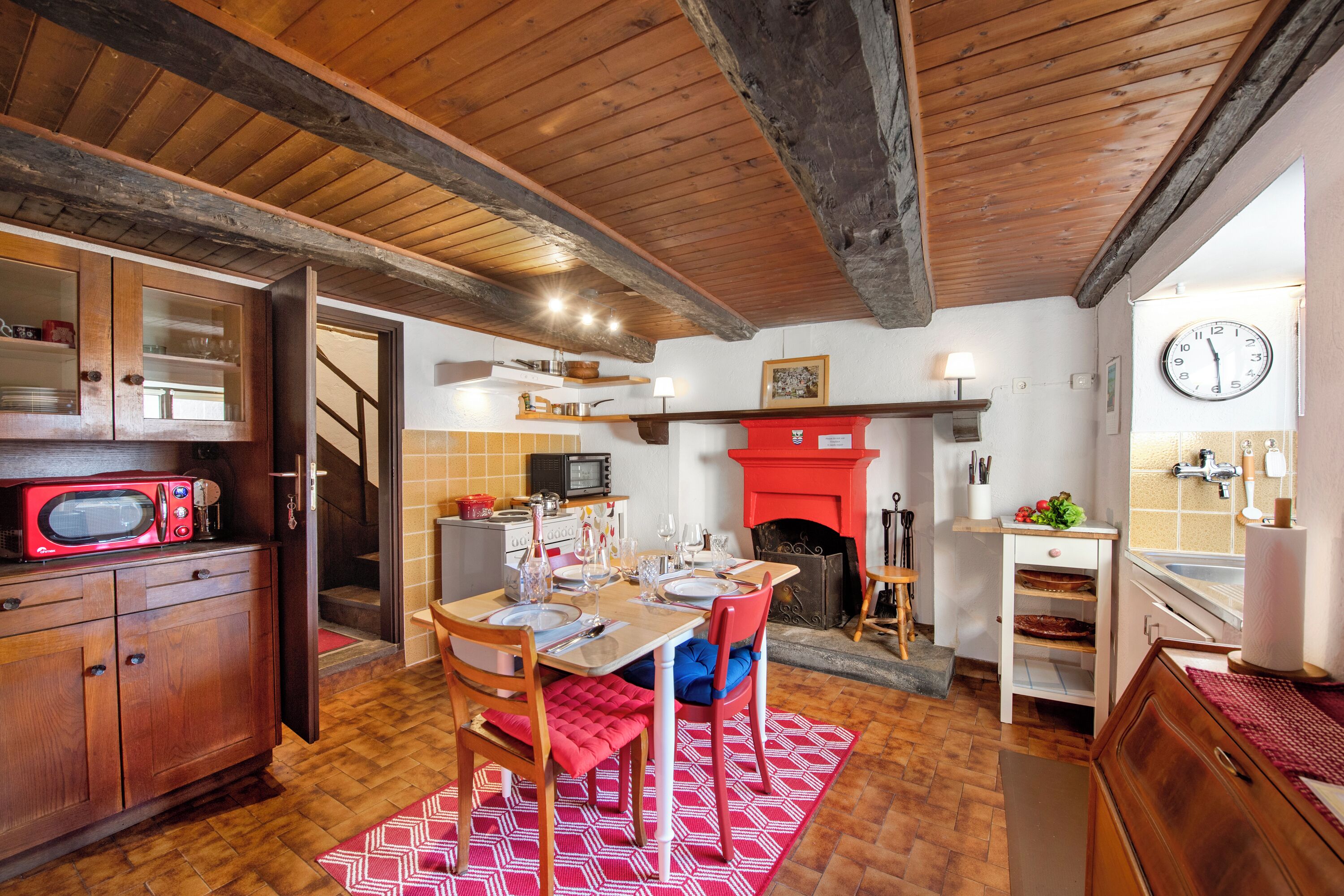 Chalet Keluarga, beberapa kamar, tepi gunung (Casa Carla 1) | Dapur pribadi | Lemari es, microwave, oven, dan kompor