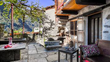 Tempat makan outdoor