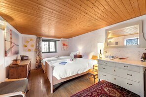 Family Chalet, Multiple Bedrooms, Mountainside (Casa Carla 2) | 1 bedroom, bed sheets - Casa Carla Chalets (Sonogno)