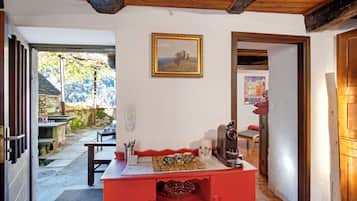 Chalet Keluarga, beberapa kamar, tepi gunung (Casa Carla 1) | Interior