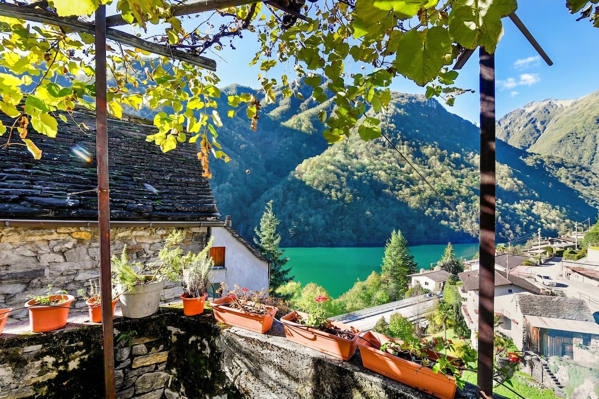 Family Chalet, Multiple Bedrooms, Mountainside (Casa Carla 2) | Property grounds