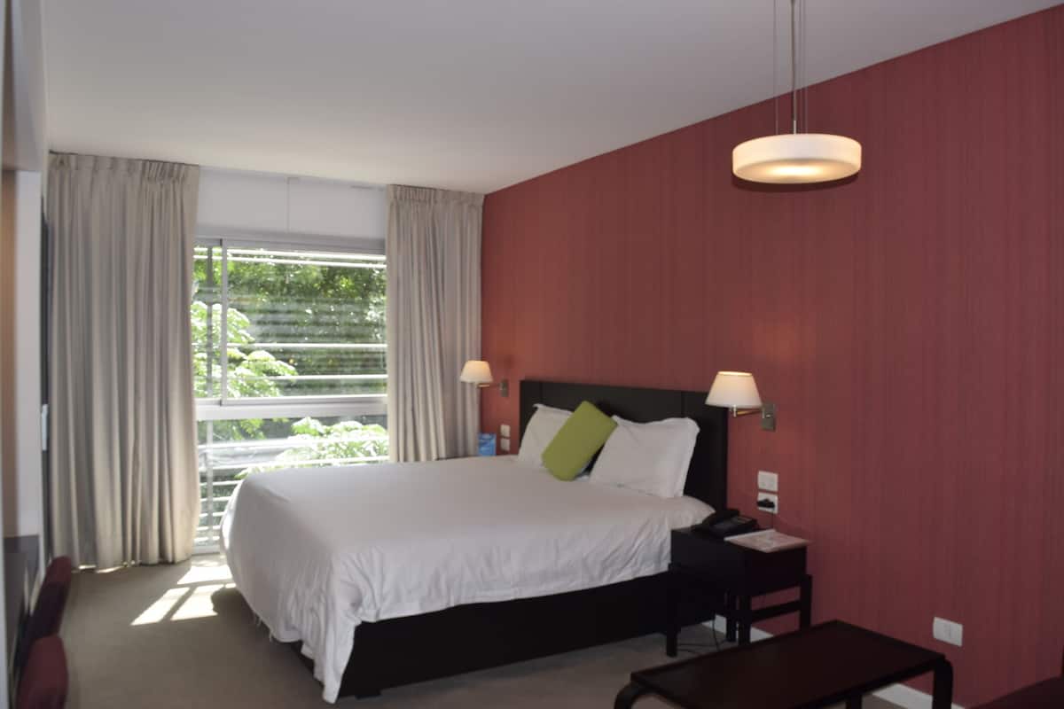Superior Double Room | Minibar, in-room safe, desk, free WiFi