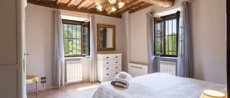 8 slaapkamers, reisbedje, gratis wifi, beddengoed