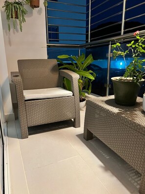 Terrace/patio - Beautiful, comfortable apartment . Pet-friendly! In the center of Santiago (Santiago de los Caballeros)