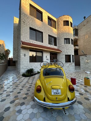 Exterior detail - 4 Antica jabalal-lwebdeh (Amman)