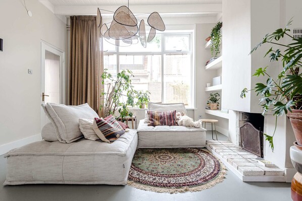 Maison | Aire de séjour | Téléviseur, foyer