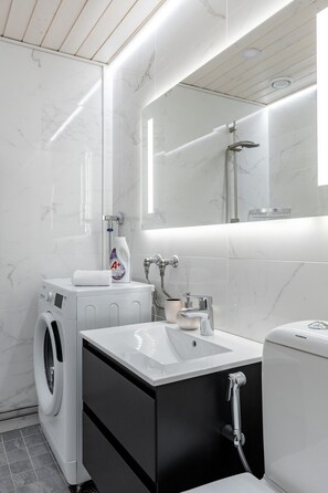 Shower, hair dryer, towels - Bianca Apartment Turku (Turku)
