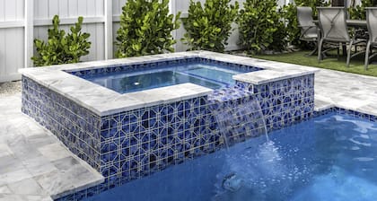 Unit 1 - 3 Bedroom 2 Bath Private Home Sleeps 8 - 3 Min walk to the Ocean
