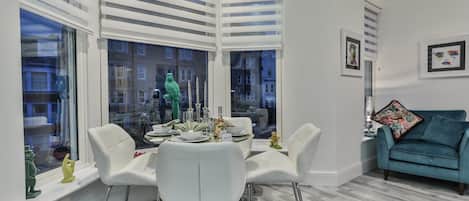 House | Dining