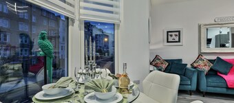 Tudor House Holidays - The Monroe for 2 People