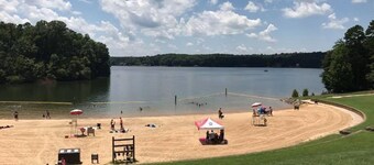 Pet Friendly Home 2 minutes from Lake Norman State Park 3BR/2BA